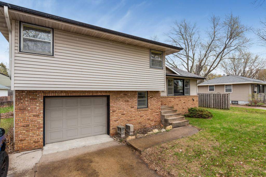 Fridley, MN 55432,5941 4th ST NE