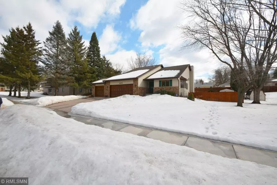 2484 Navajo RD, North Saint Paul, MN 55109