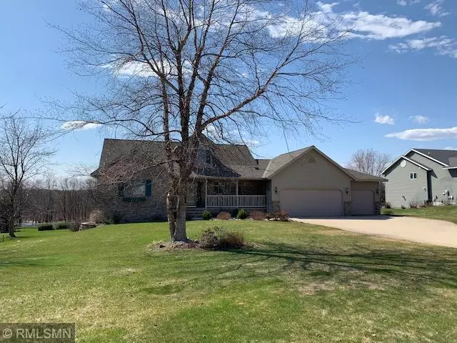 Sauk Centre, MN 56378,330 Country Oak DR