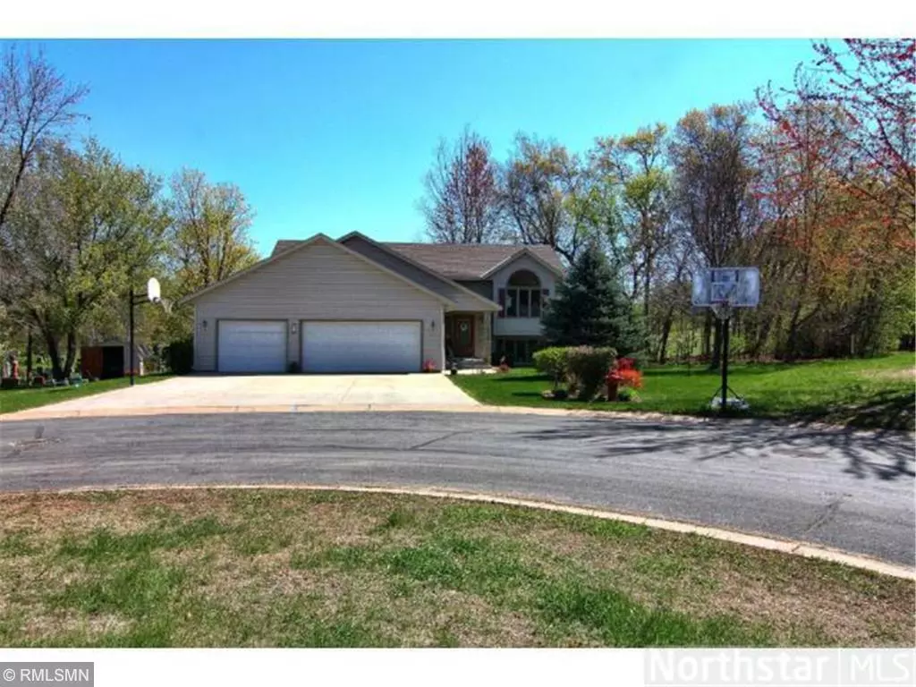 Cannon Falls, MN 55009,613 Mill ST E