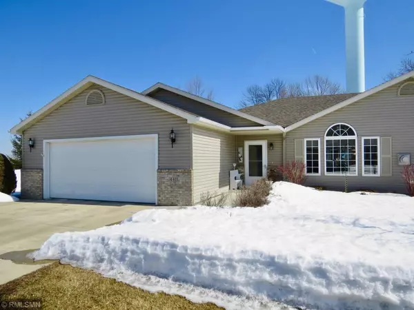 4411 Meadow Lakes DR NW, Rochester, MN 55901