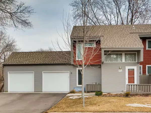 3772 Red Robin LN, Eagan, MN 55122