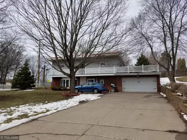 1689 Beebe RD, Maplewood, MN 55109