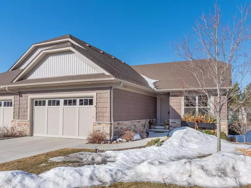 8635 Lake Riley DR, Chanhassen, MN 55317