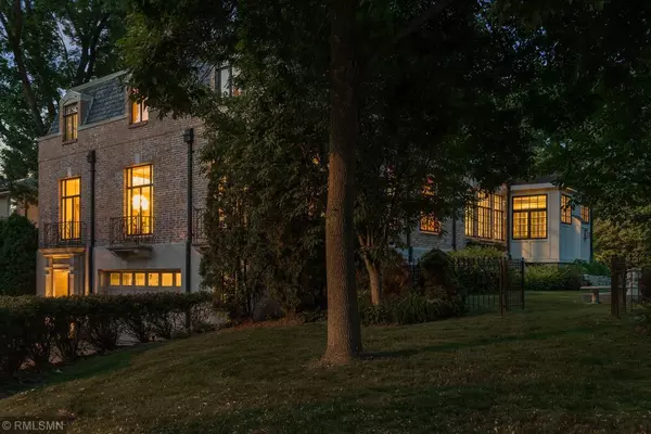 Minneapolis, MN 55408,3427 Irving AVE S