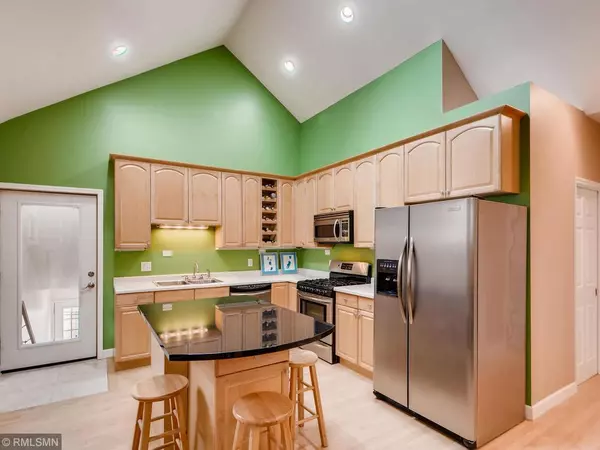 Minneapolis, MN 55405,2412 Harriet AVE #202