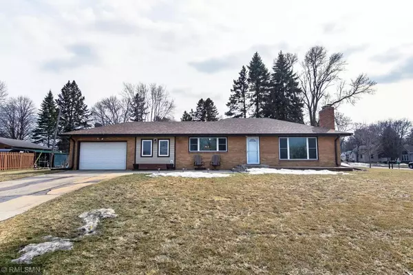 534 Highway DR, Maplewood, MN 55117