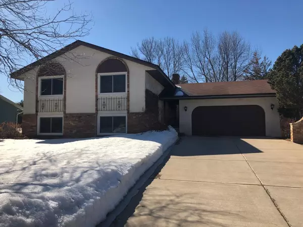 1902 Evergreen Echo, Woodbury, MN 55125