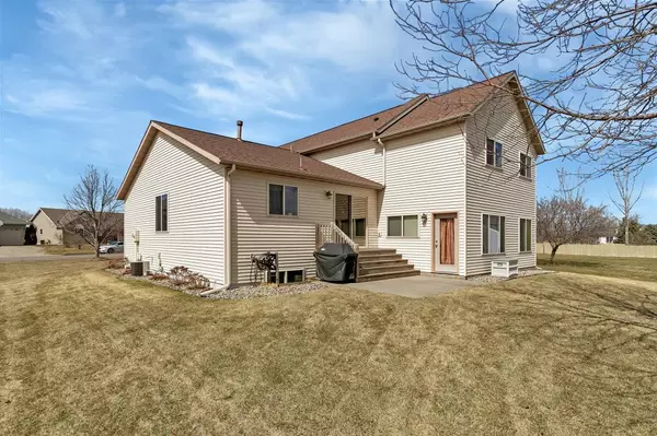 Sartell, MN 56377,1412 10th AVE N