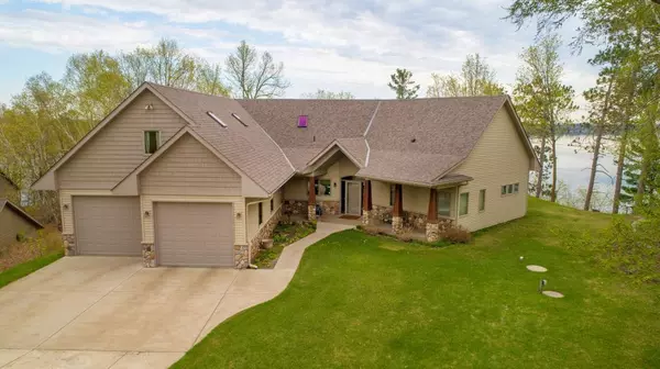 4262 Hilltop CIR, Cushing, MN 56443