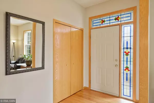 Eden Prairie, MN 55347,17609 Cascade DR