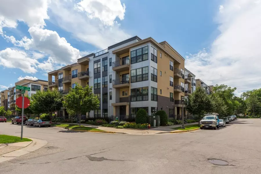 2566 Ellis AVE #302, Saint Paul, MN 55114