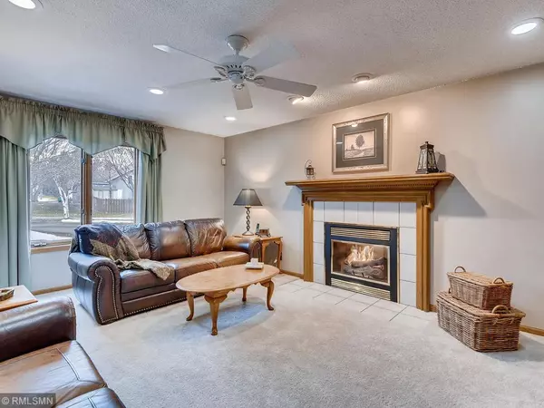 North Saint Paul, MN 55109,2214 Pondview CT