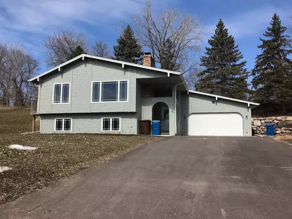 2997 Bluffs DR, Mound, MN 55364