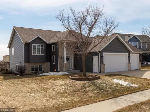 2506 Boulder Ridge LN NW, Rochester, MN 55901