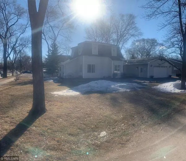 406 E 2nd ST, Litchfield, MN 55355