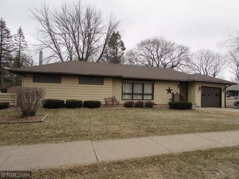 955 S Orient ST, Fairmont, MN 56031