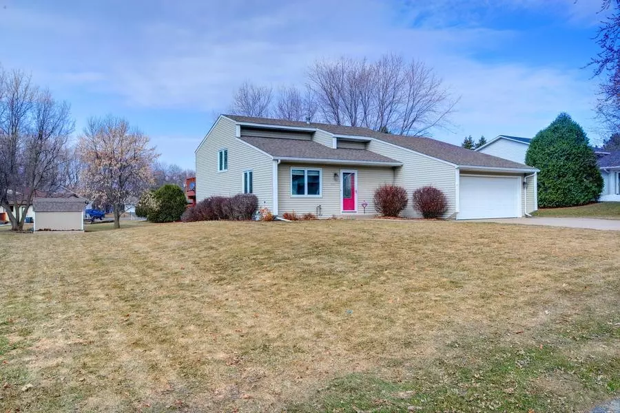 Inver Grove Heights, MN 55076,8035 Cooper AVE