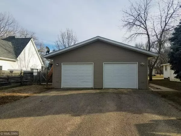 Marshall, MN 56258,703 N 5th ST