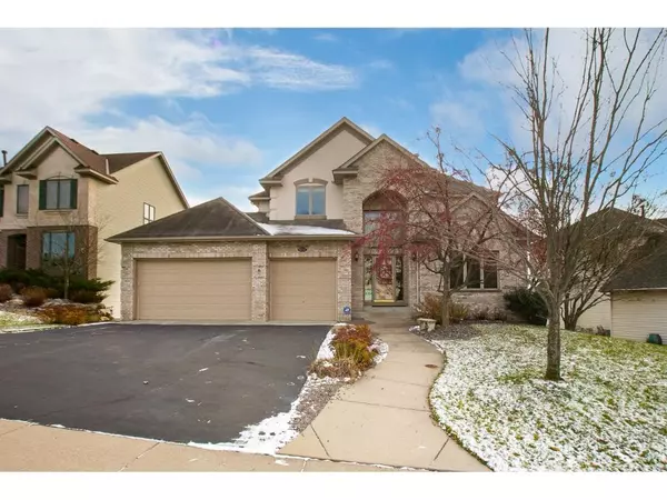 9257 Shetland RD, Eden Prairie, MN 55347