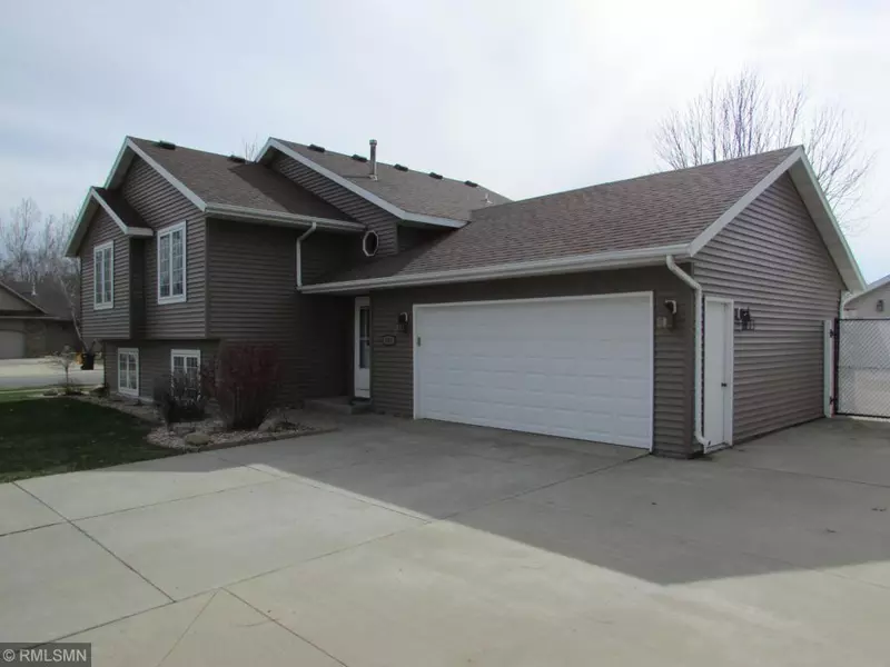 707 Country Estate CT SE, Stewartville, MN 55976