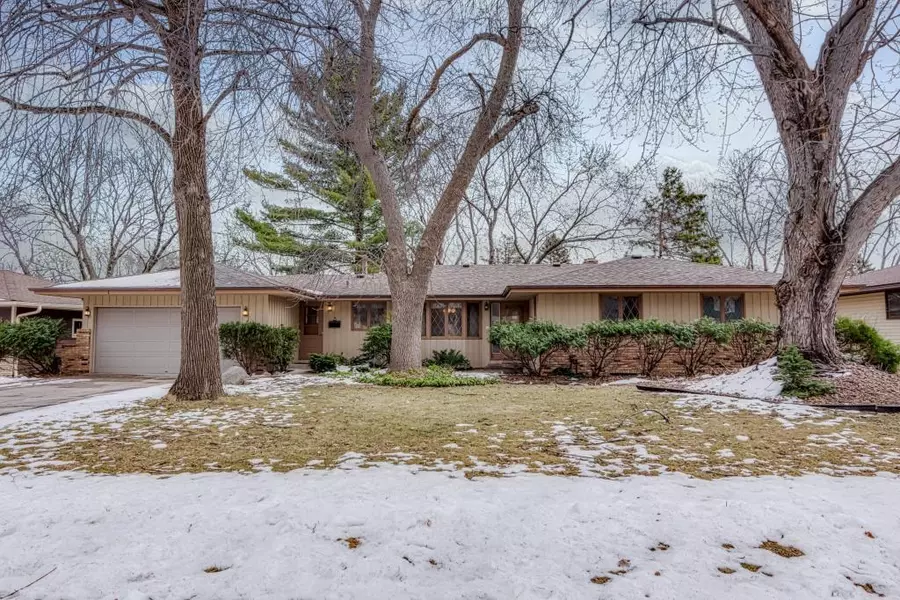 6713 Galway DR, Edina, MN 55439