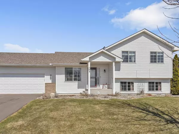 105 Bison CT, Buffalo, MN 55313