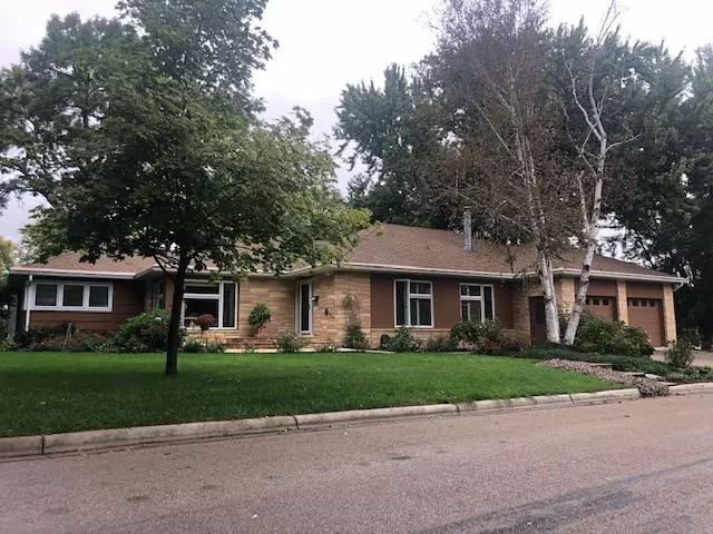 Albert Lea, MN 56007,106 Lee PL