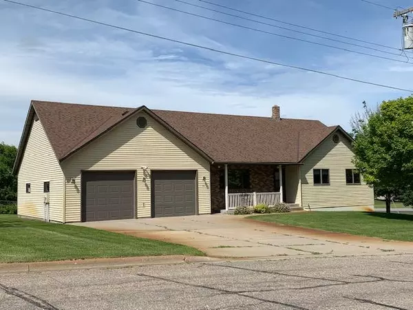 1720 Sinclair Lewis AVE, Sauk Centre, MN 56378