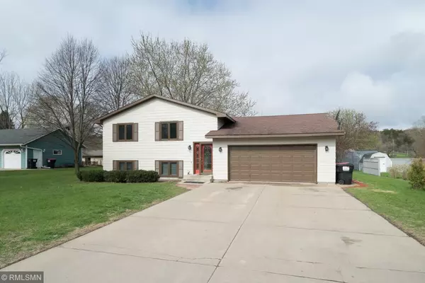 505 Turner DR, Henderson, MN 56044