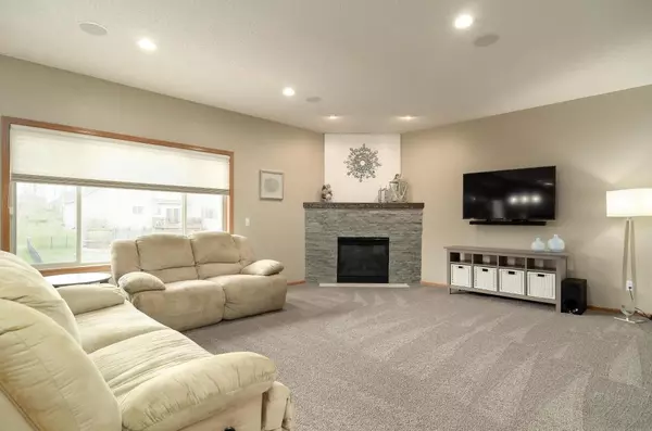 Shakopee, MN 55379,8840 Whispering Oaks Alcove