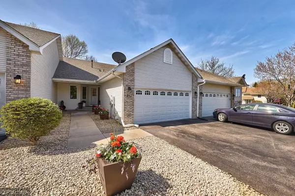 832 Wescott SQ, Eagan, MN 55123