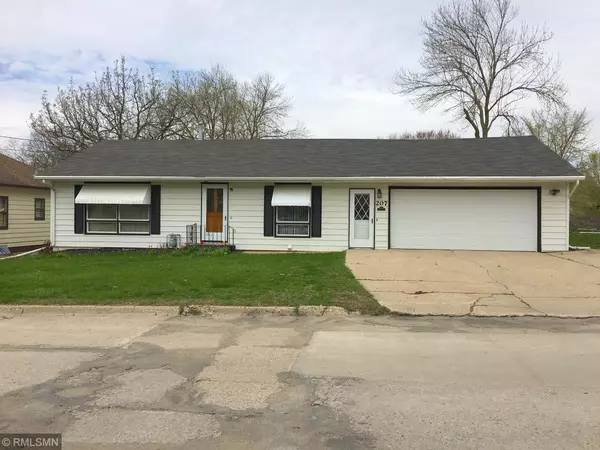 207 E 7th ST, Albert Lea, MN 56007