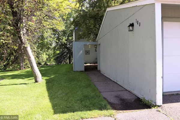 Little Canada, MN 55117,100 Canabury CT