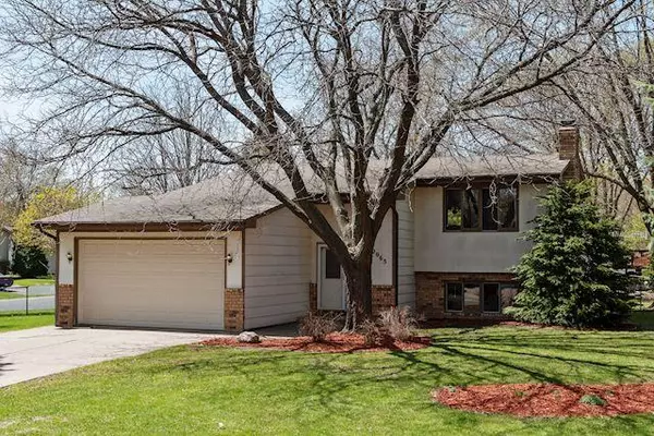 10065 Cottonwood LN N, Maple Grove, MN 55369