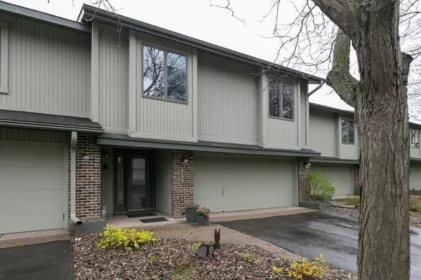 5923 Abbott PL, Minnetonka, MN 55343