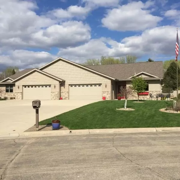 1718 Crystal DR, Albert Lea, MN 56007