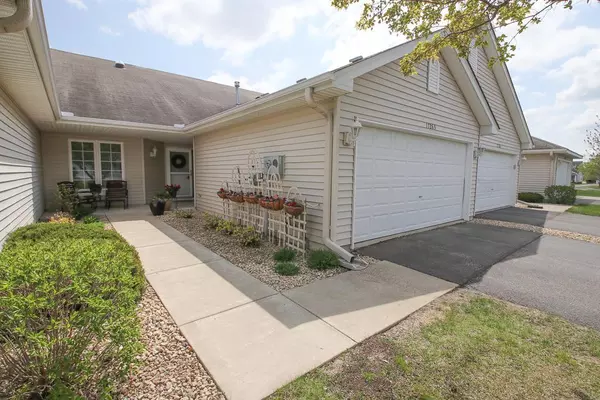 17263 Deerfield DR SE, Prior Lake, MN 55372