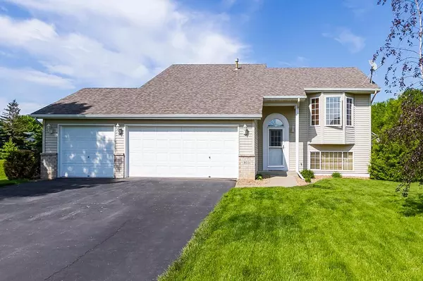 815 Quail RUN, Waconia, MN 55387