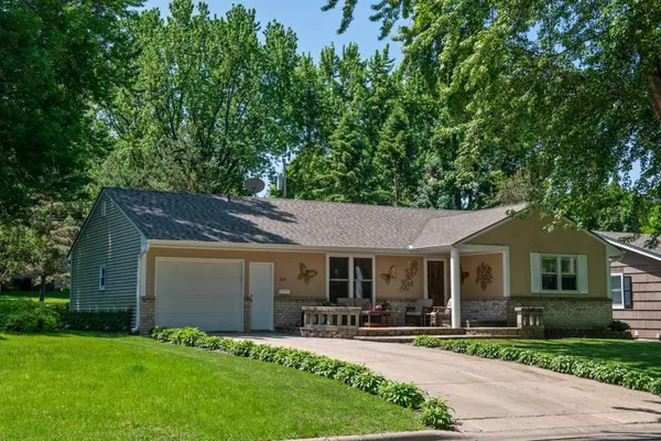 325 W 3rd ST, Waconia, MN 55387