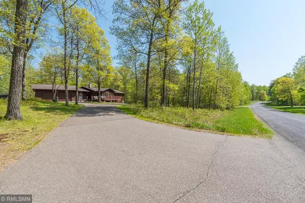 Breezy Point, MN 56472,7630 Chickasaw CIR