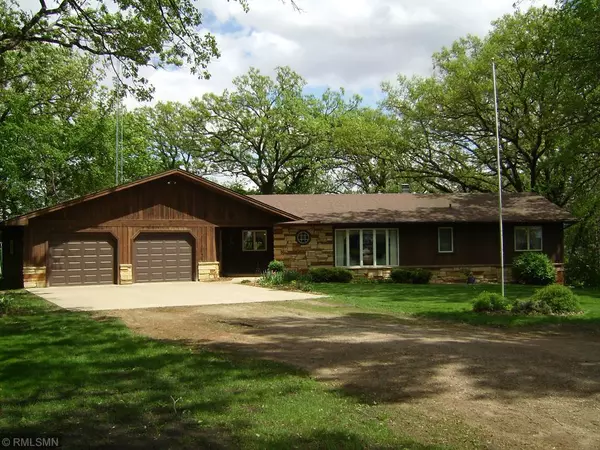 16 Coleman LN, Fairmont, MN 56031