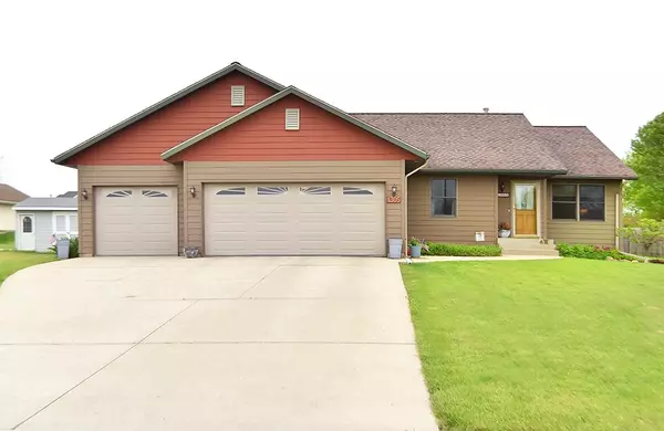 1305 6th ST NE, Waseca, MN 56093