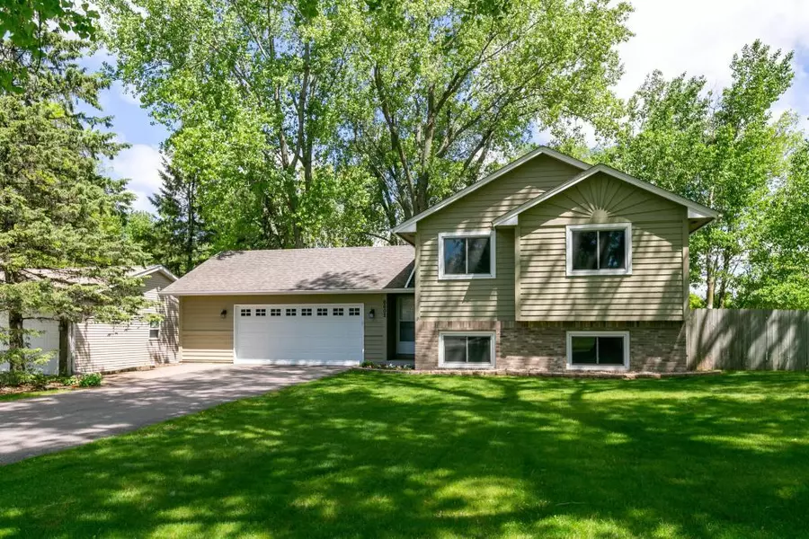 6602 Black Duck DR, Lino Lakes, MN 55014