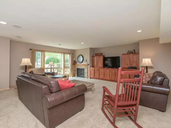 Watertown, MN 55388,1002 Trebbiano LN N