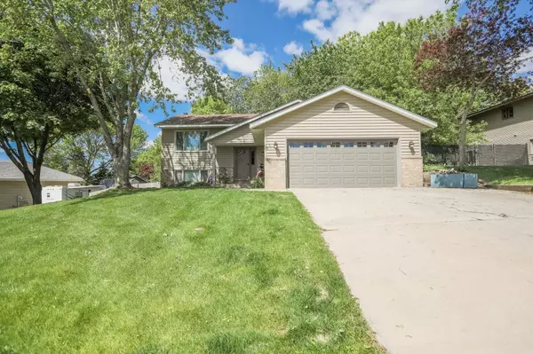 7901 Barbara AVE, Inver Grove Heights, MN 55077