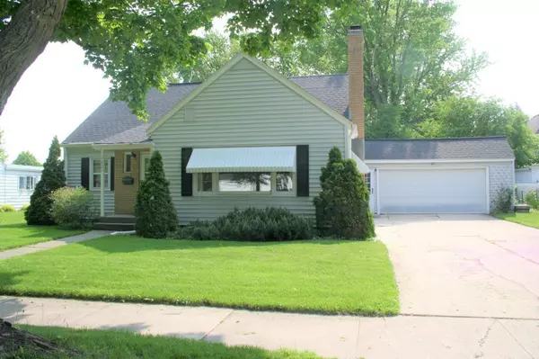 Owatonna, MN 55060,1021 Redwood PL