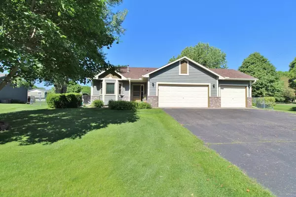 7199 Gray Heron DR, Lino Lakes, MN 55014