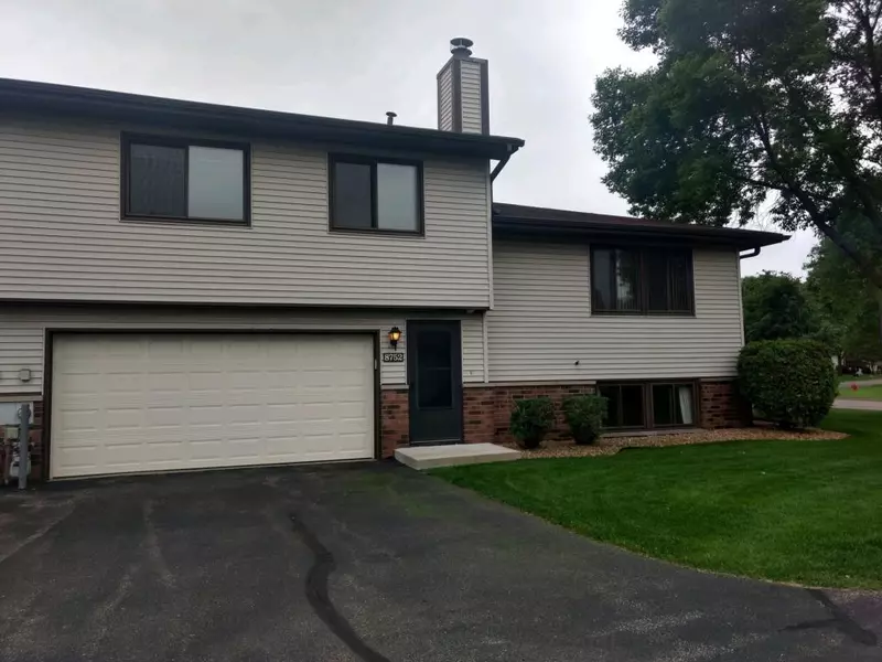 8752 N Maplebrook CIR, Brooklyn Park, MN 55445