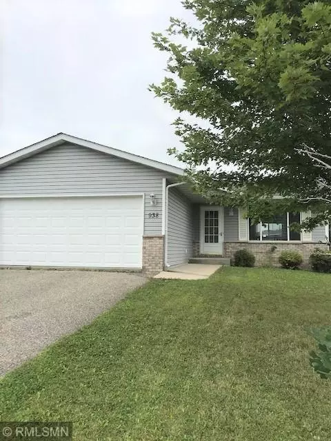 938 7th AVE NW, Hutchinson, MN 55350